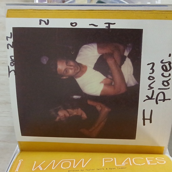 Offical TAYLOR SWIFT 1989 Deluxe CD - 13 Polaroids 1989 Deluxe Edition CD - Picture 14 of 16